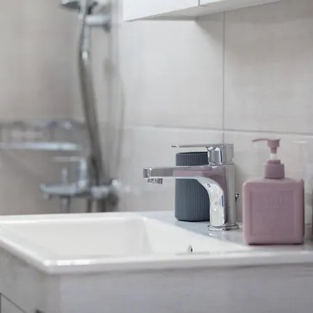 Effie's Apartment *