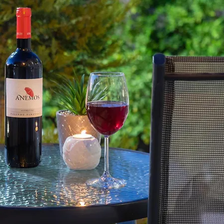 Daire Effie's Drepano (Argolis)